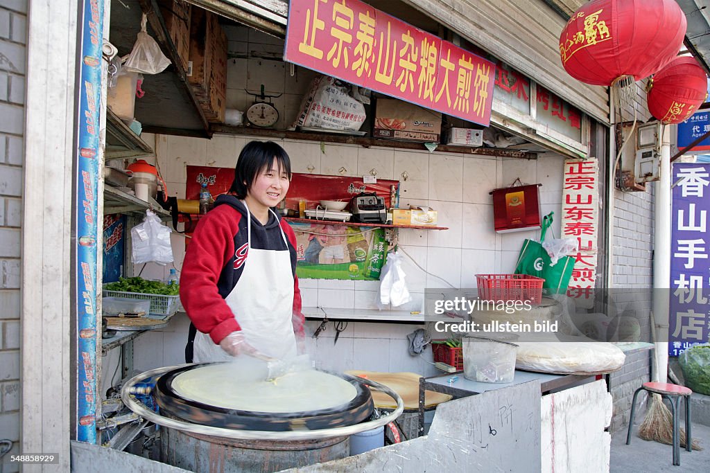 China Beijing Beijing - cookshop on the way to the monastery