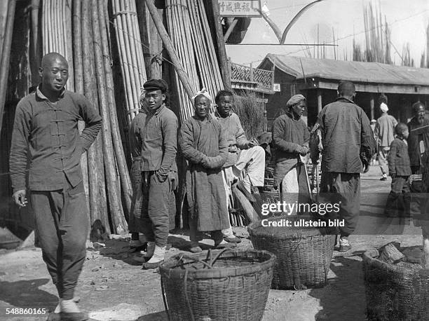 China The market bustle in China - ca. 1931 - Photographer: Heinz von Perckhammer Vintage property of ullstein bild