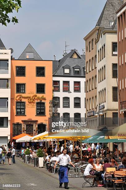 Köln : Heumarkt Altstadt Brauerei zum Pfaffen und Gaffel Ausschank "Im Hahnen" Kneipe Gastronomie Biergarten Kölsch Ausschank Touristen Tourismus