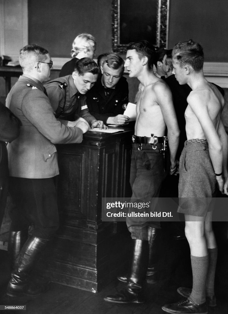 Hitler Testing Hitler Youth - physical examination for the German ' Landdienst ' to ...
