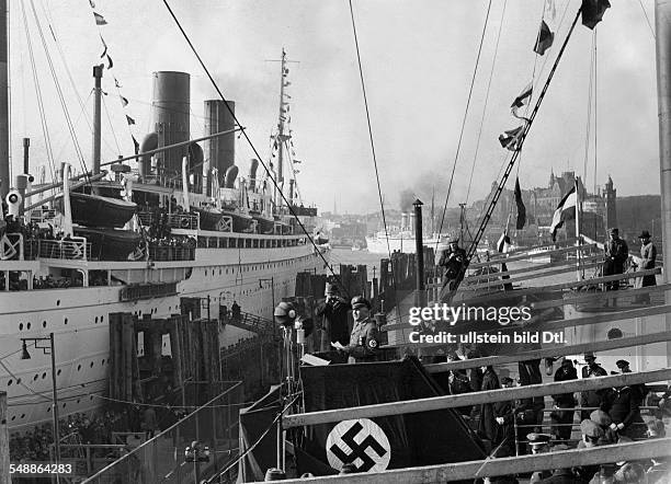 Ley, Robert - Politician, NSDAP, Germany *1890-1945+ KdF-ships leaving for Madeira - speech of KdF leader Robrt ley - - Photographer:...