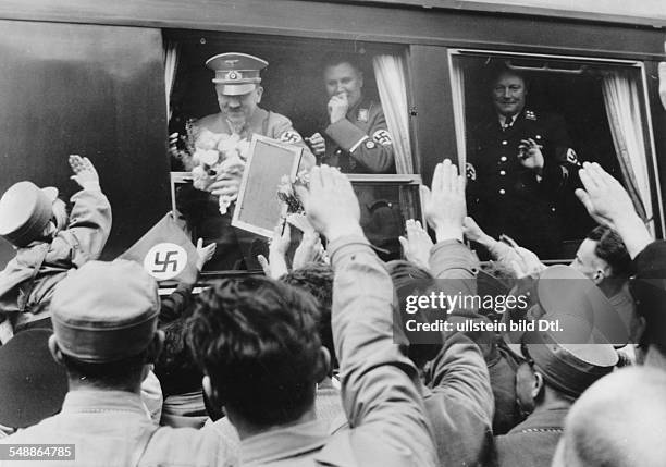 Hitler, Adolf - Politician, NSDAP, Germany *20.04.1889-+ Hitler on his journey in preparation for the plepiscite for the ' Anschluss ' of Austria -...
