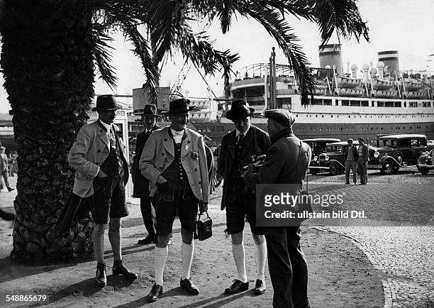 Portugal Lisbon : KdF vacationers ' Kraft durch Freude ' at the port of Lisbon - Photographer: Herbert Hoffmann - Published by: 'Berliner Morgenpost'...