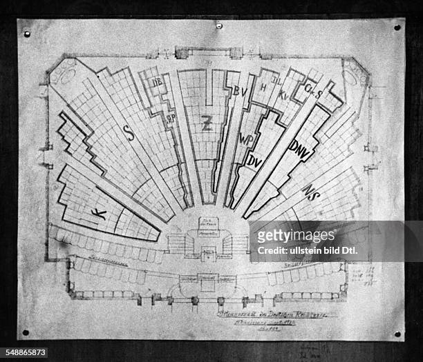 Plan showing the distribution of seats in the parliament of the 5th Reichstag - - Photographer: Erich Salomon - Published by: 'Tempo' Vintage...