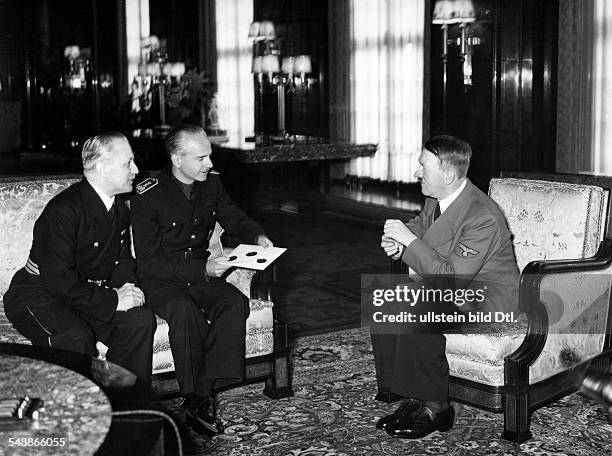 Berlin: Reception at the Chancellery for the Spanish Interior Minister Serrano Suner by Adolf Hitler - - Photographer: Presse-Illustrationen Heinrich...