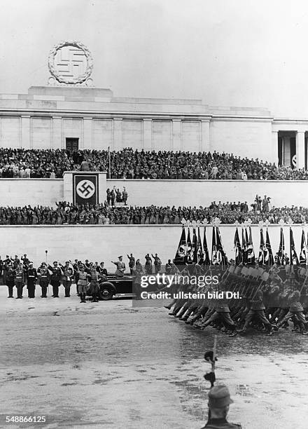 Hitler, Adolf - Politician, NSDAP, Germany *20.04.1889-+ Nuremberg Rally 1938 March-past of formations of the Reich Labour Service before Hitler at...