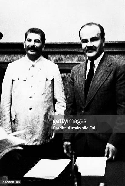 Stalin Ribbentrop 85 Molotov Ribbentrop Pact Stock Photos, High-Res Pictures, and Images ...