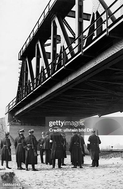 Germany Free State Prussia Berlin Berlin: Armed railway officials as railway protection in Berlin - the propaganda fo a alleged communist revolt...