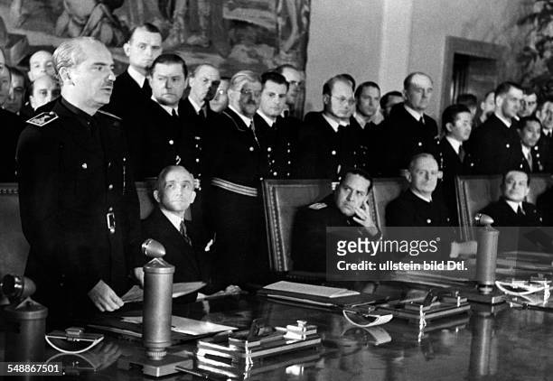 Accession of Spain to the antikomintern pact: act of state in the ambassador's hall in the Reich Chancellory in Berlin: foreign minister Ramon...