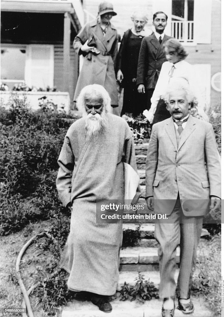 Einstein, Albert - physicist, Germany/USA *14.03.1879-18.04.1955+ - the Indian author and philosopher Rabindranath Tagore (center) visiting Einstein (right) in Caputh - 14.07.1930 - Published by: 'Ber