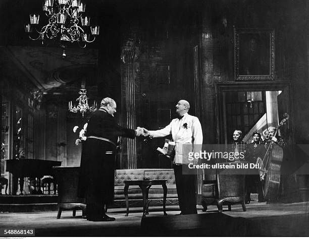 George, Heinrich - Actor, Germany *09.10.1893-+ Acting with Hubert von Meyerinck in 'Die Soehne des Herrn Grafen' by Cherardo Cherardi Schiller...