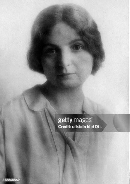 Polaczek, Hilda - scientist, Germany *28.9.1893-22.3.1973+ Mathematician, portrait - about 1931 - Photographer: Stephanie Brandl - Published by:...