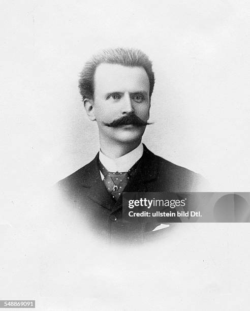 Portrait of one professor Tizzoni - 1900 - Photographer: Abeniacar - Vintage property of ullstein bild