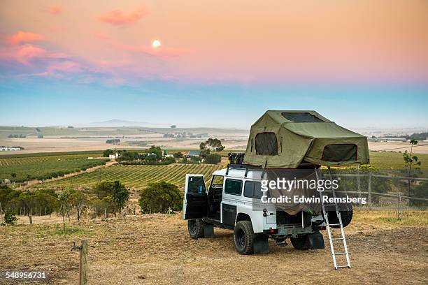 camping out of the car - provincia del capo occidentale foto e immagini stock