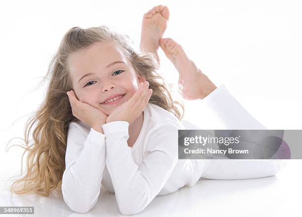 happy six year old girl on white - beautiful barefoot girls - fotografias e filmes do acervo