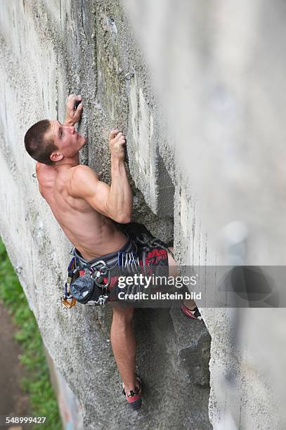 Kletterwand am ehem. Flakbunker im Humboldthain, Alex