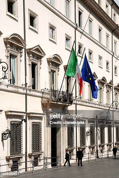 Flags at the Palazzo Chigi at the Piazza Colonna: Residence of the Italian Prime Minister.