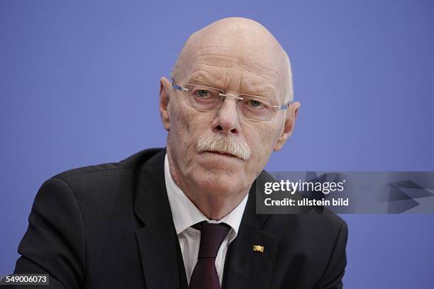 Dr. Peter Struck, Bundesminister a. D. Anlässlich der Bundespressekonferenz in Berlin, Thema: Abschlussbericht der Hochrangigen Konsensgruppe...