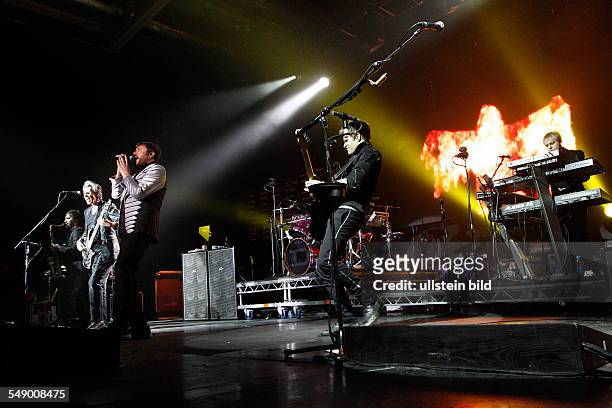 Duran Duran, Pop Band, GB, performing in Berlin, Germany, overviews stage
