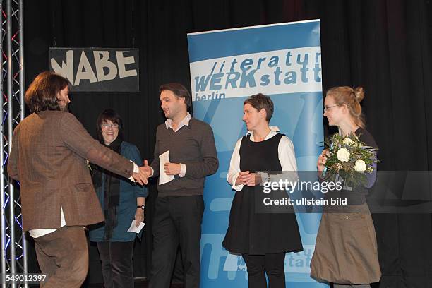 Open mike Literaturwettbewerb 2011, Wabe Berlin: Joseph Felix Ernst und Christina Böhm , Gratulation durch die Jurymitglieder: Kathrin Schmidt,...