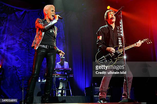 Roxette - das schwedische Pop-Duo bestehend aus Gitarrist Per Gessle und Sängerin Marie Fredriksson bei einem Konzert in Hamburg, o2 World Arena
