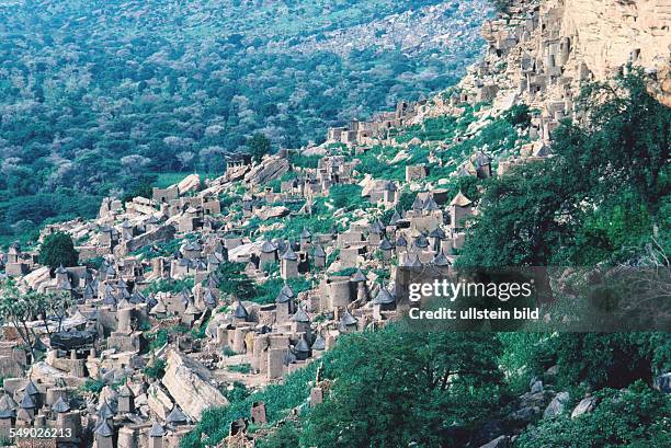 Dogon village Nombori on the falaise of Mali. -