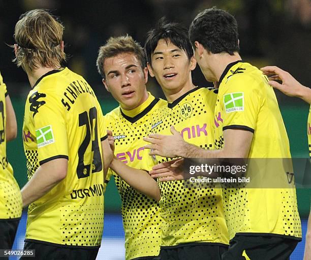 Pokal, Saison 2011/2012; football match Borussia Dortmund against Dynamo Dresden: player Robert Lewandowski , Shinji Kagawa , Mario Goetze and Marcel...