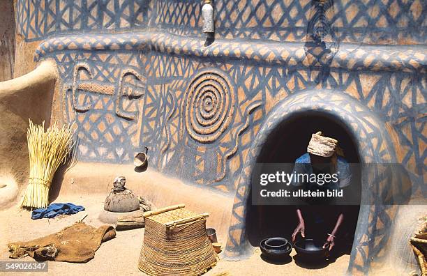 Calabash Pattern Broken Calabash Pattern Photos and Premium High Res Pictures - Getty Images