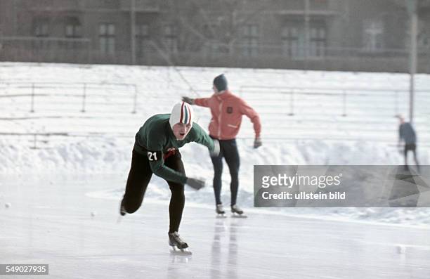 Germany, GDR: about 1971, ice speed skating. An ice skater at sprinting.