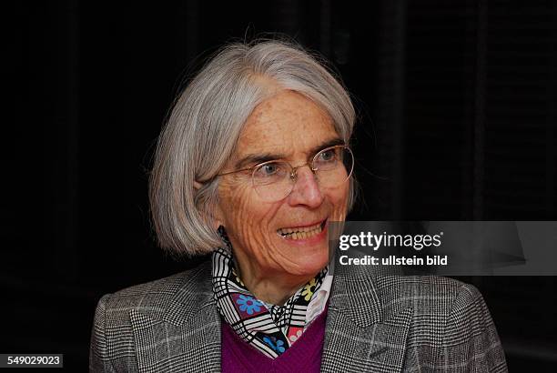 Donna Leon Schriftstellerin. USA. Signierstunde im Berliner Kulturkaufhaus Dussmann.