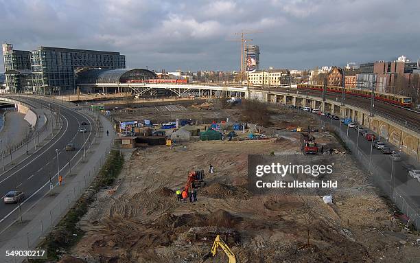 Der Abriss des BundesPresseStrand nahe dem Berliner Hauptbahnhof ist abgeschlossen, auf dem angrenzenden Teil-Gelaende hat die Occupy-Bewegung...