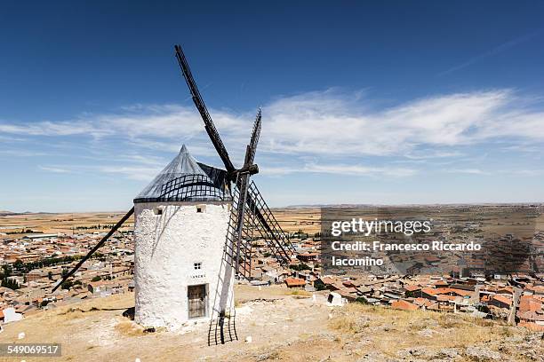 la mancha, don quijote windmills - francesco riccardo iacomino spain stock pictures, royalty-free photos & images