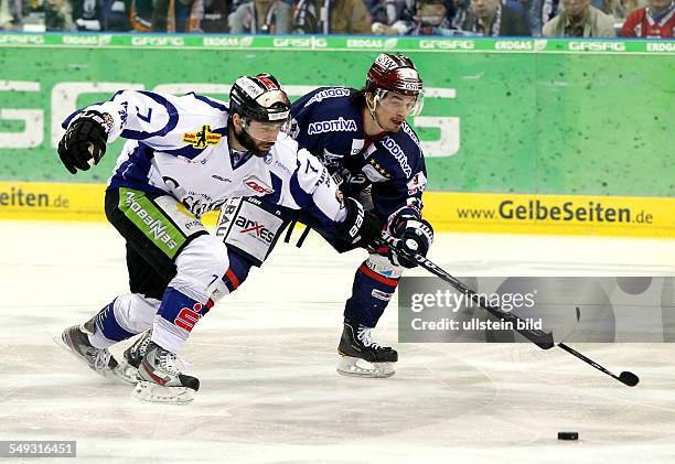 Laurent Meunier, Daniel Weiss Weiß , Sport, Eishockey, Deutsche Eishockey Liga DEL Play Off Halbfinale, Saison 2011 EHC Eisbaeren Eisbären vs....