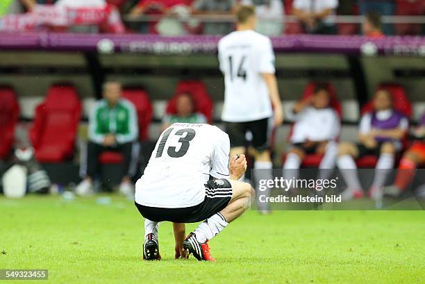 Thomas Mueller Müller enttäuscht enttaeuscht nach Spielende, Enttaeuschung Enttäuschung, von hinten, , Sport, Fußball Fussball, UEFA EM...