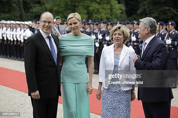 Bundespräsident Joachim Gauck empfängt Fürst Albert II. Und Fürstin Charlene von Monaco in Schloss Bellevue in Berlin: Albert II. Und Charlene von...