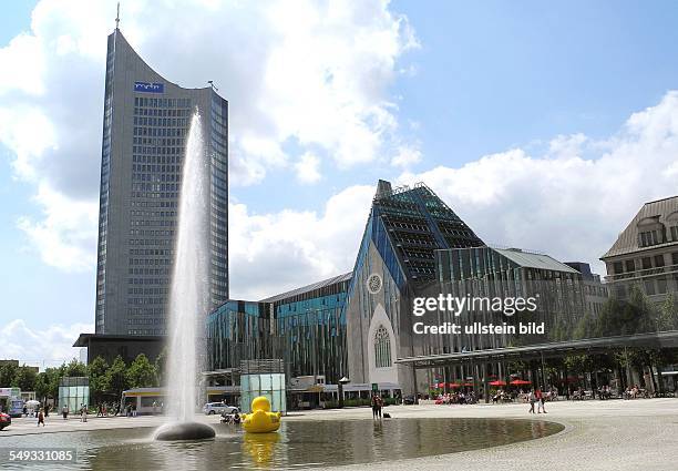 Leipzig, Blick vom Augustusplatz auf den Uni-Campus mit Neuem Augusteum und Paulinum der Universitaetskirche St. Paul, die an dieser historischen...