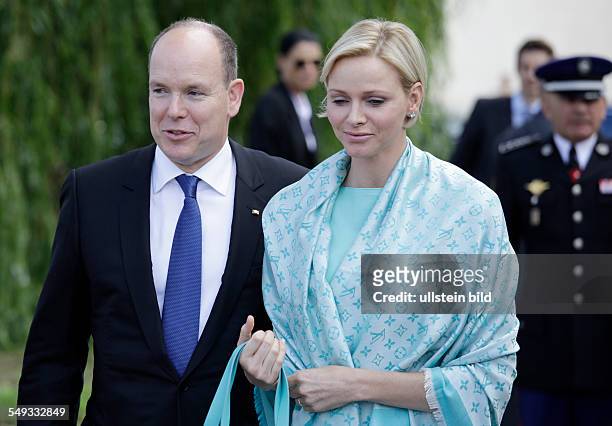 Fürstin Charlene und Fürst Albert II. Von Monaco beim Empfang des Fürstenpaares von Monaco durch den Bundesaußenminister in Berlin