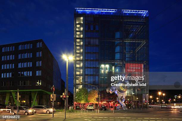 Heidelberger Druckmaschinen AG, Print Media Academy, office building, education building, night photograph