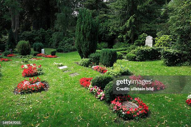 Kiel, Suedfriedhof, South Cemetery, graves, children graves