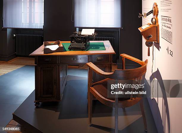 President Friedrich Ebert Memorial in Heidelberg: exhibition room with desktop