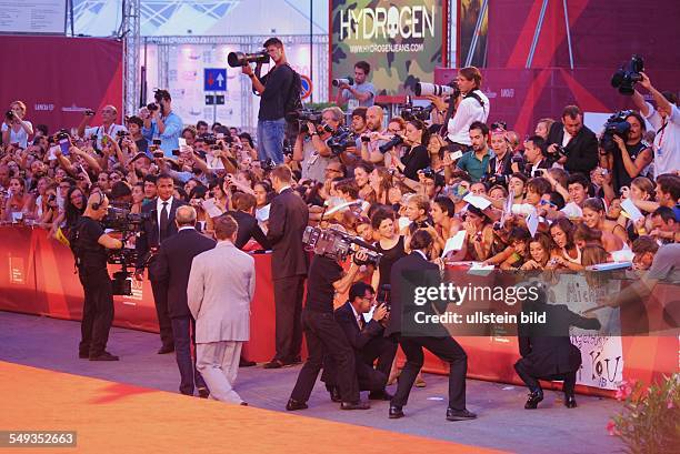Die Internationalen Filmfestspiele Venedig : Fans am Red Carpet