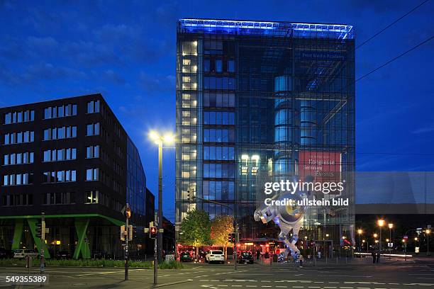 Heidelberger Druckmaschinen AG, Print Media Academy, office building, education building, night photograph