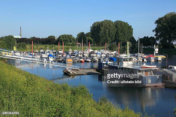 Wesel, Lower Rhine, North Rhine-Westphalia, marina Wesel, yacht harbour, sailboats, motorboats, evening mood