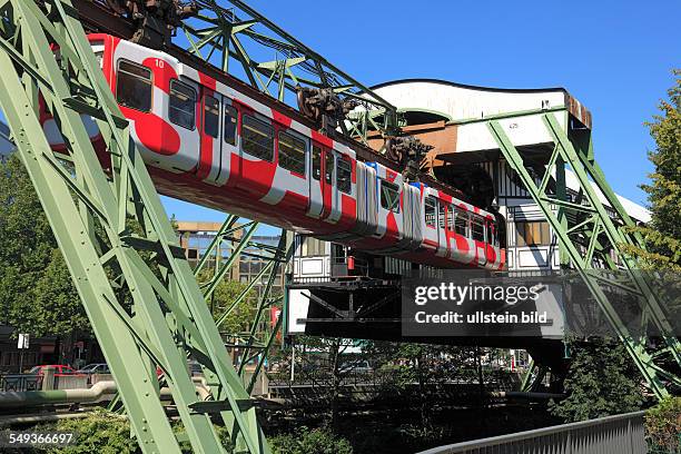 Wuppertal-Barmen, suspension railway, station Werther Bruecke