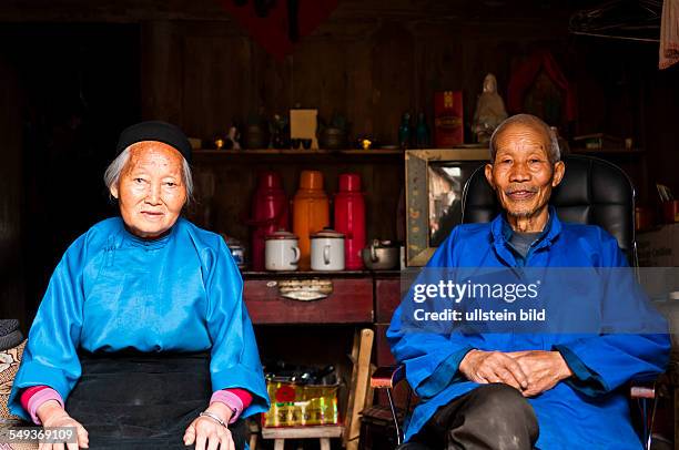 Tianlong, altes Ehepaar in ihrer Wohnung