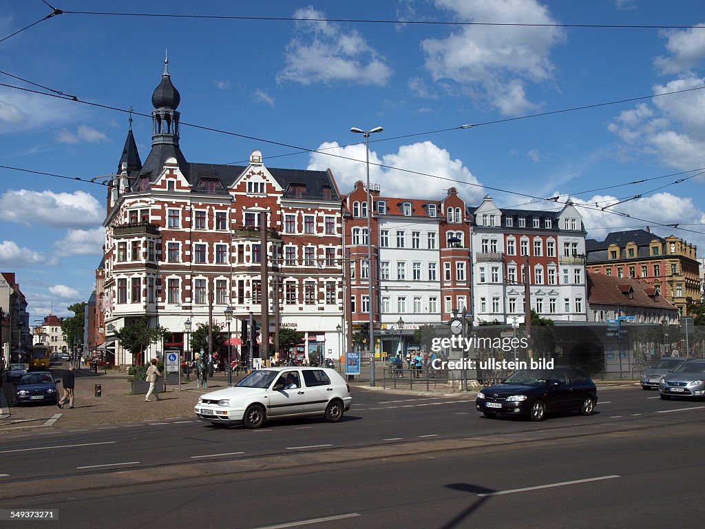 Der Schlossplöatz in Alt-Koepenick, davor Mueggelheimer Strasse