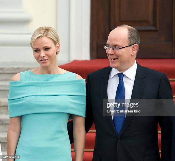 Besuch des Fürsten von Monaco, Albert II. Und Fürstin Charlène in Deutschland, Albert II. Und Charlene vor dem Schloss Bellevue