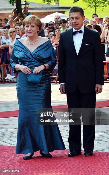 Die 101. Spielzeit der Bayreuther Festspiele 2012 Premiere Bundeskanzlerin Angela Merkel mit Ehemann Joachim Sauer