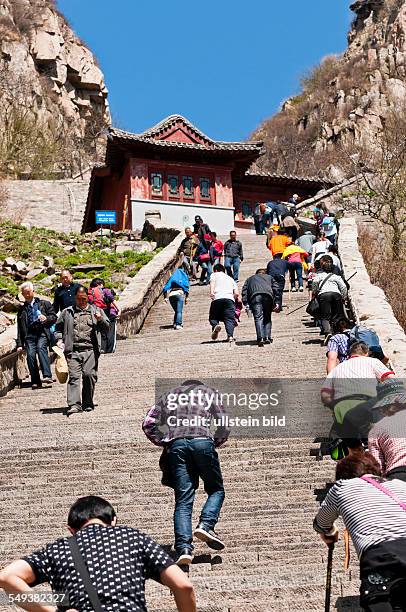 Die Treppen am heiligen Berg Tai Shan