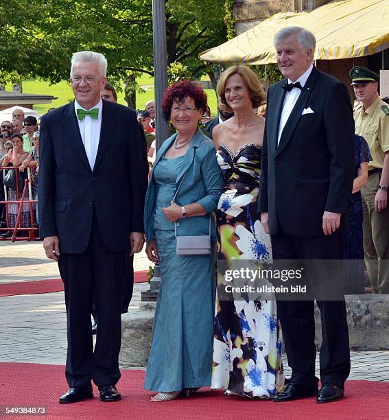 Die 101. Spielzeit der Bayreuther Festspiele 2012 Premiere Ministerpraesident Baden-Wuerttemberg Winfried Kretschmann mit Ehefrau Gerlinde...